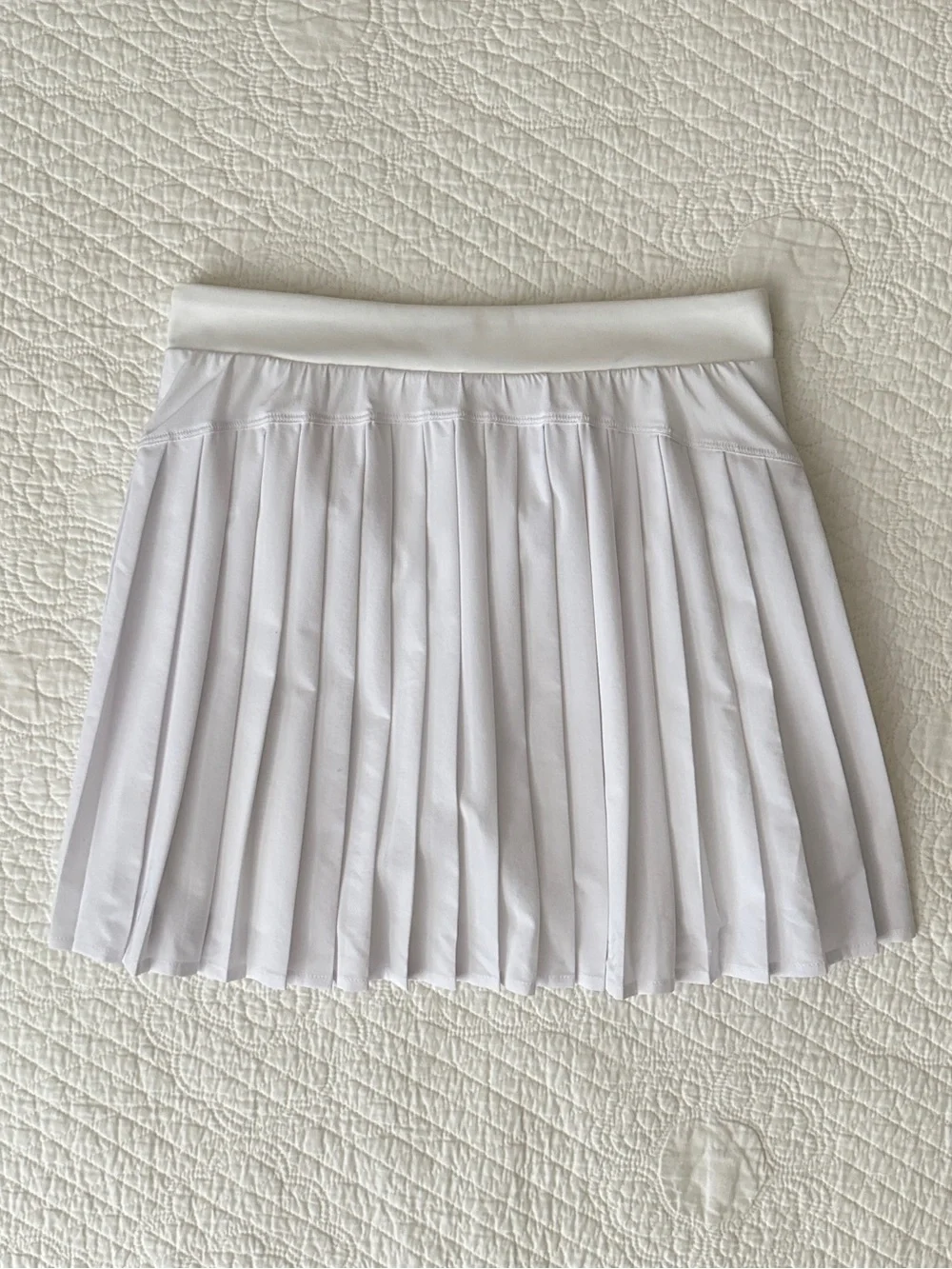 NWT SPANX White Get Moving Pleated Tennis Skirt Skort Small